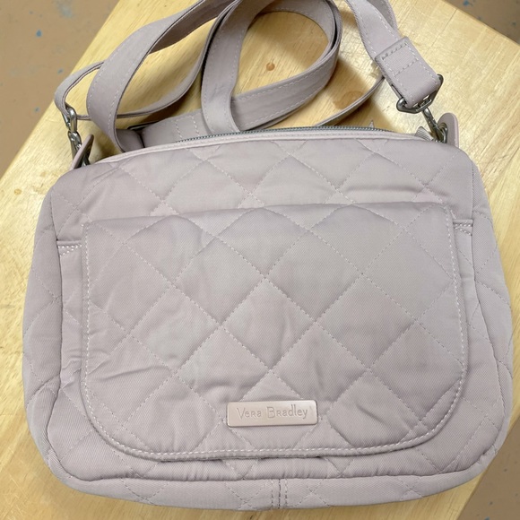 Vera Bradley PT Mini Carson - Picture 1 of 3